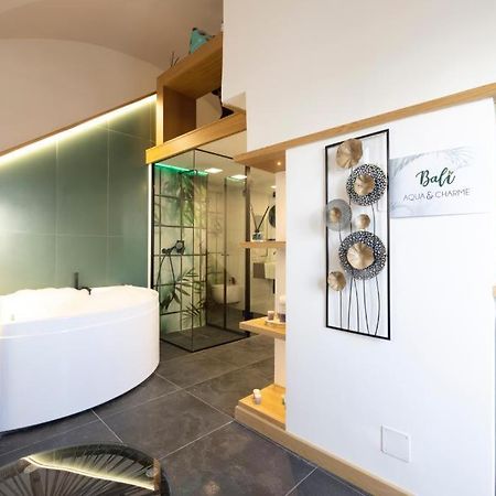 Bali Aqua&Charme Bed & Breakfast Gaeta Eksteriør bilde