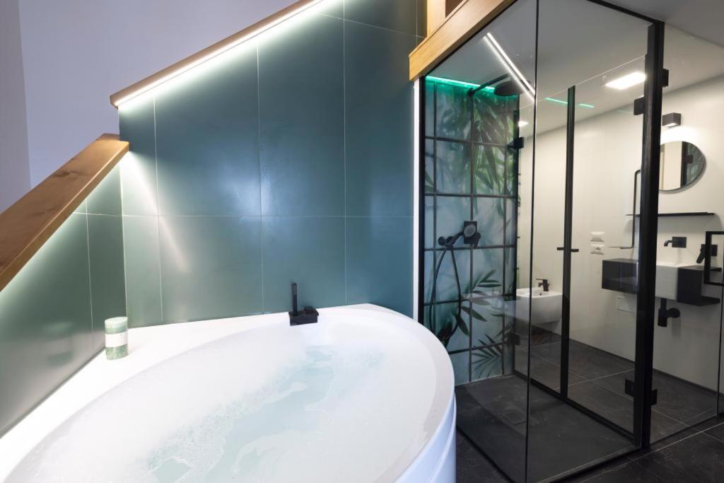 Bali Aqua&Charme Bed & Breakfast Gaeta Eksteriør bilde